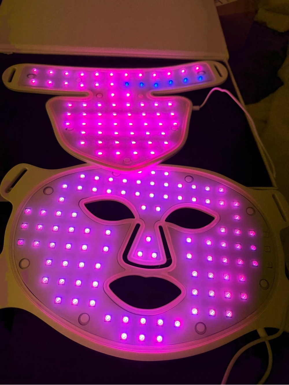 LED Red Light Therapy Face & Neck Mask - Picture 7 of 15
